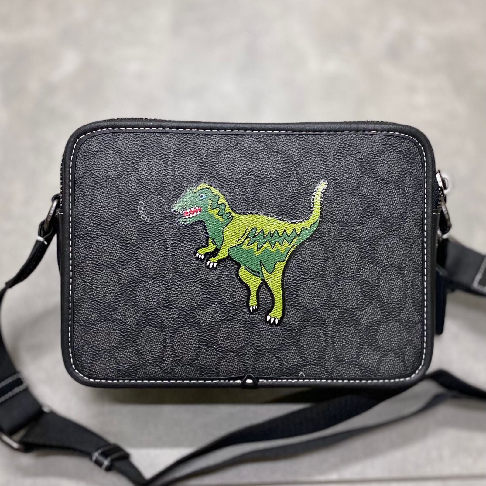 Túi Coach Charter 24 In Signature Canvas With Rexy DS Black/Grey -